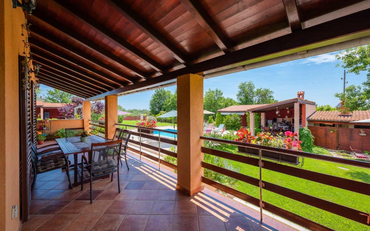 Villa Hacienda Rosemary Muntić Exterior foto