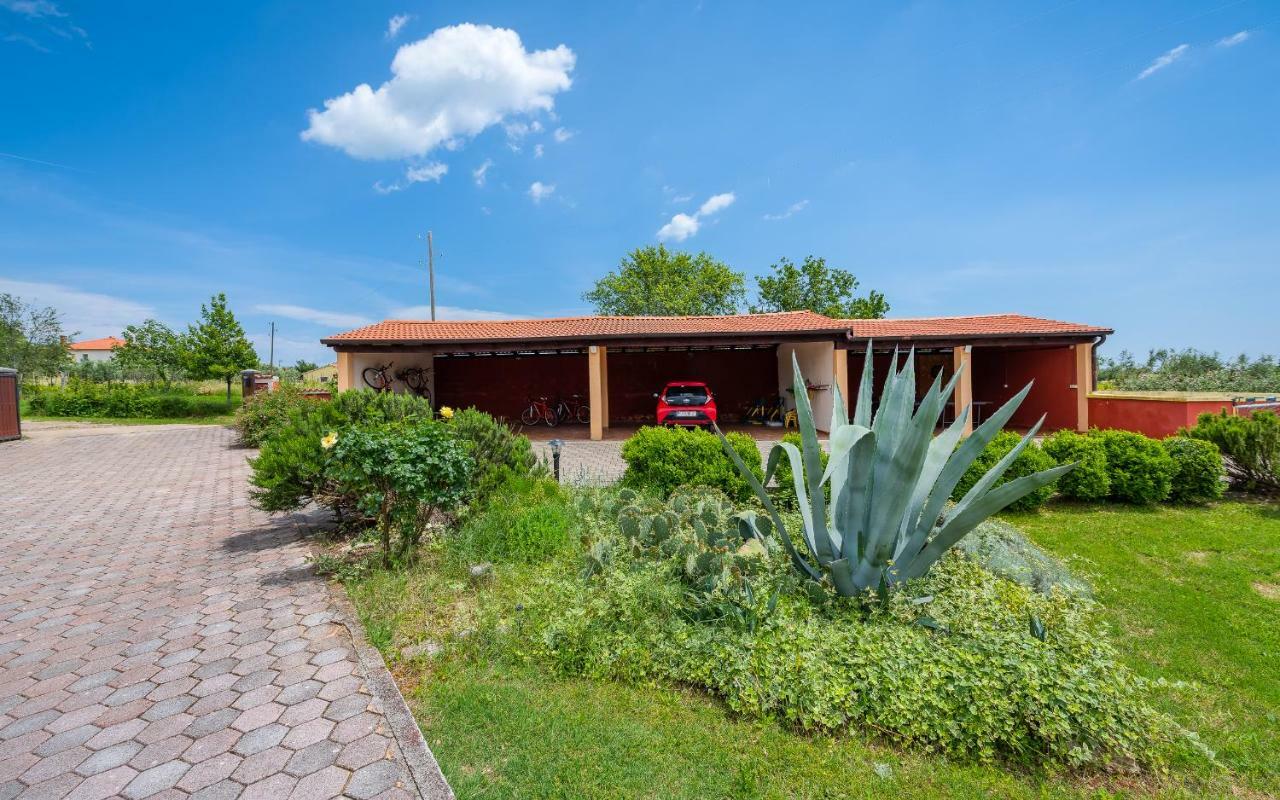 Villa Hacienda Rosemary Muntić Exterior foto